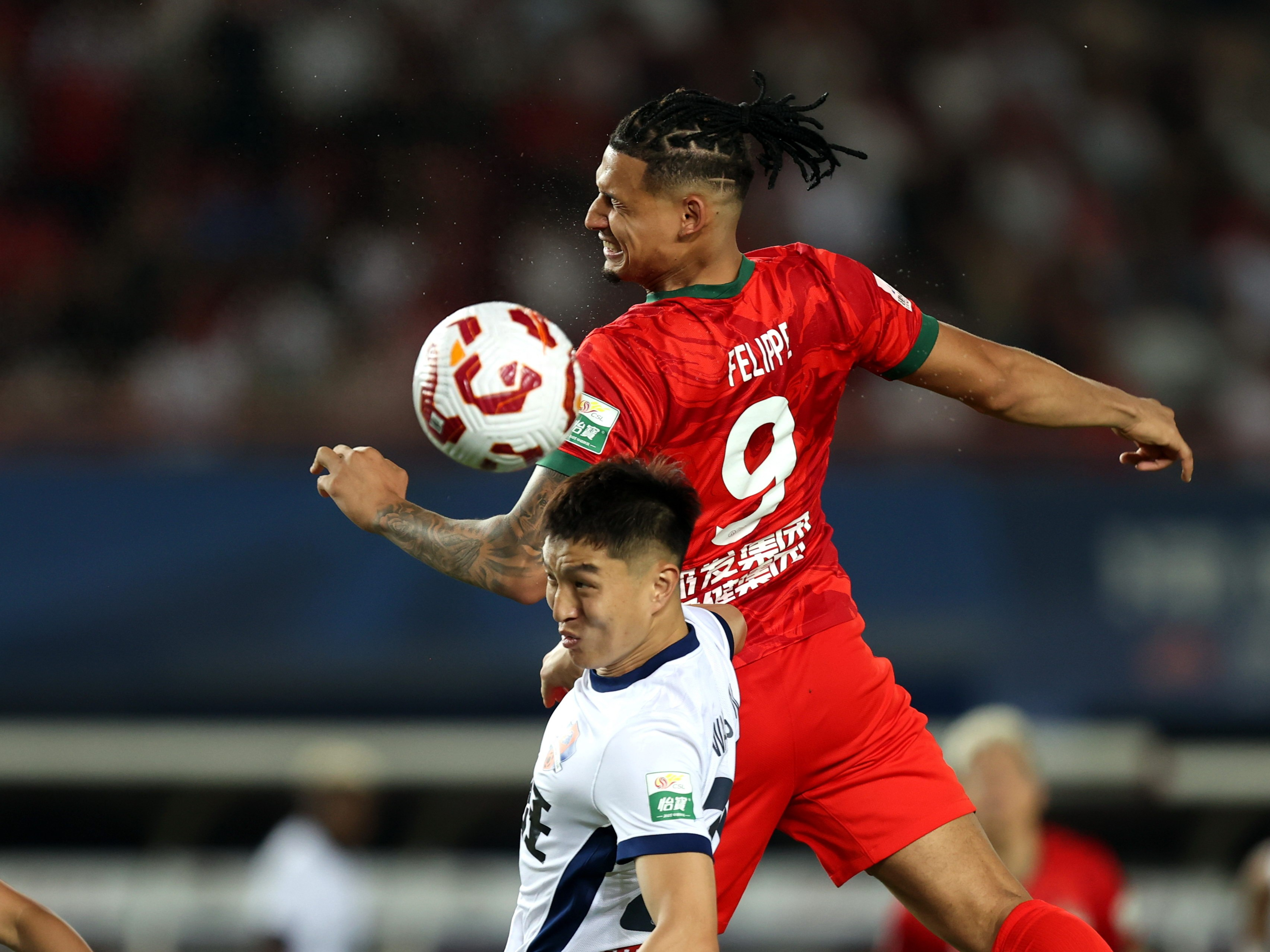 中场休息后球队冲劲十足实现逆袭