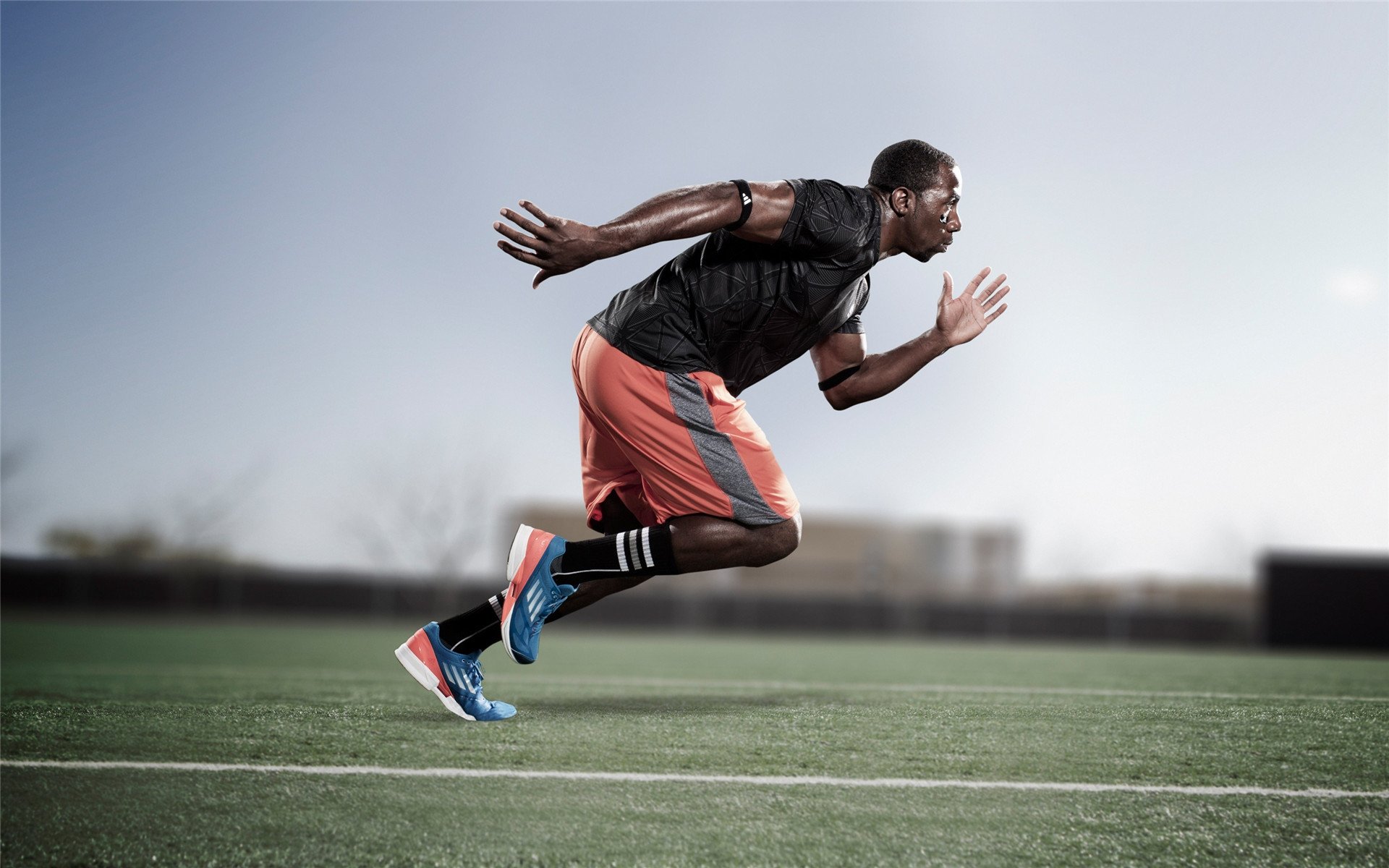 跨界风暴，上海队收割奥兰多之夜，爱德华兹在F1赛道上演速度艺术