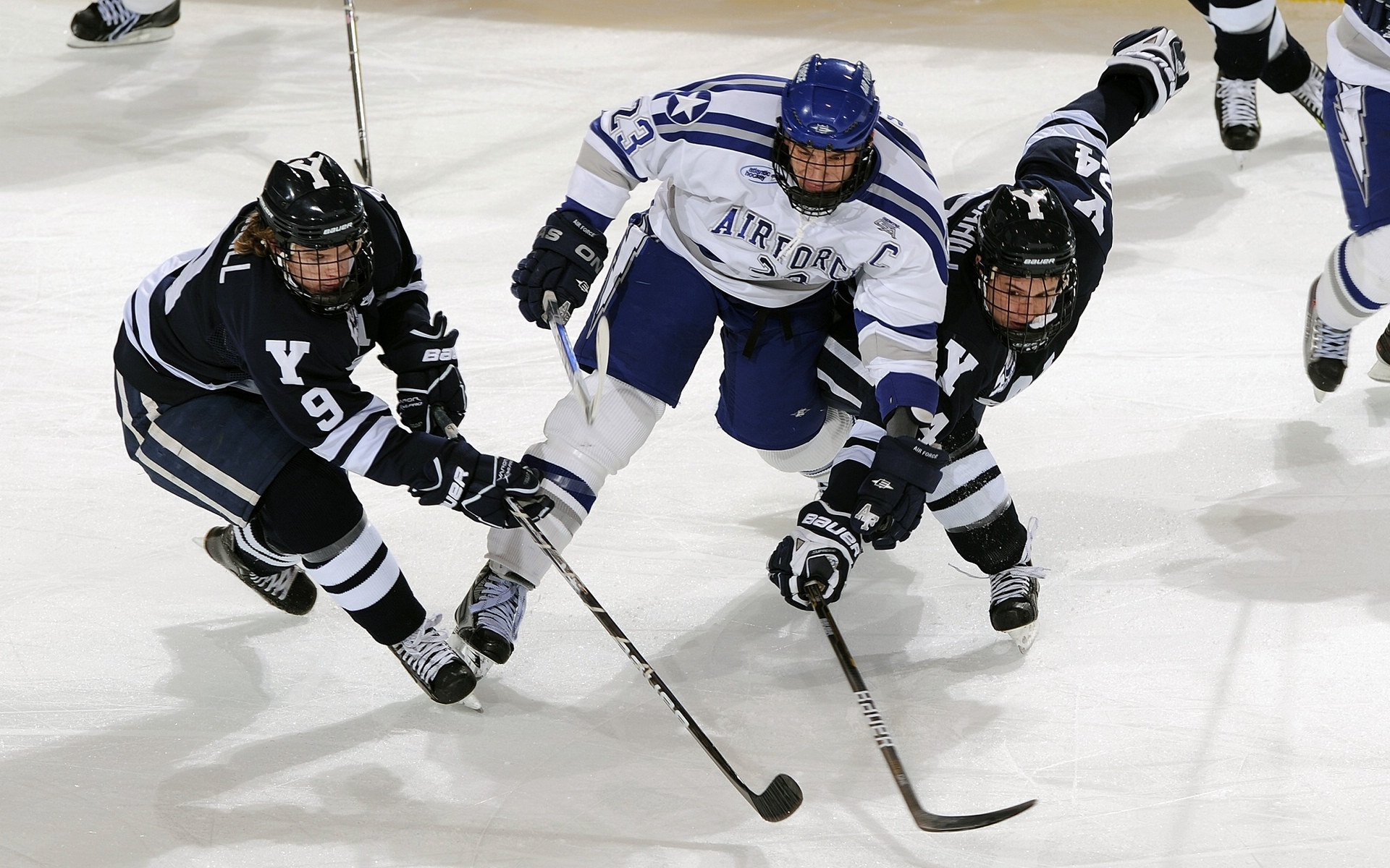 北欧风暴席卷地中海，奥斯梅恩神勇双响，瑞典3-1希腊锁定晋级主动权