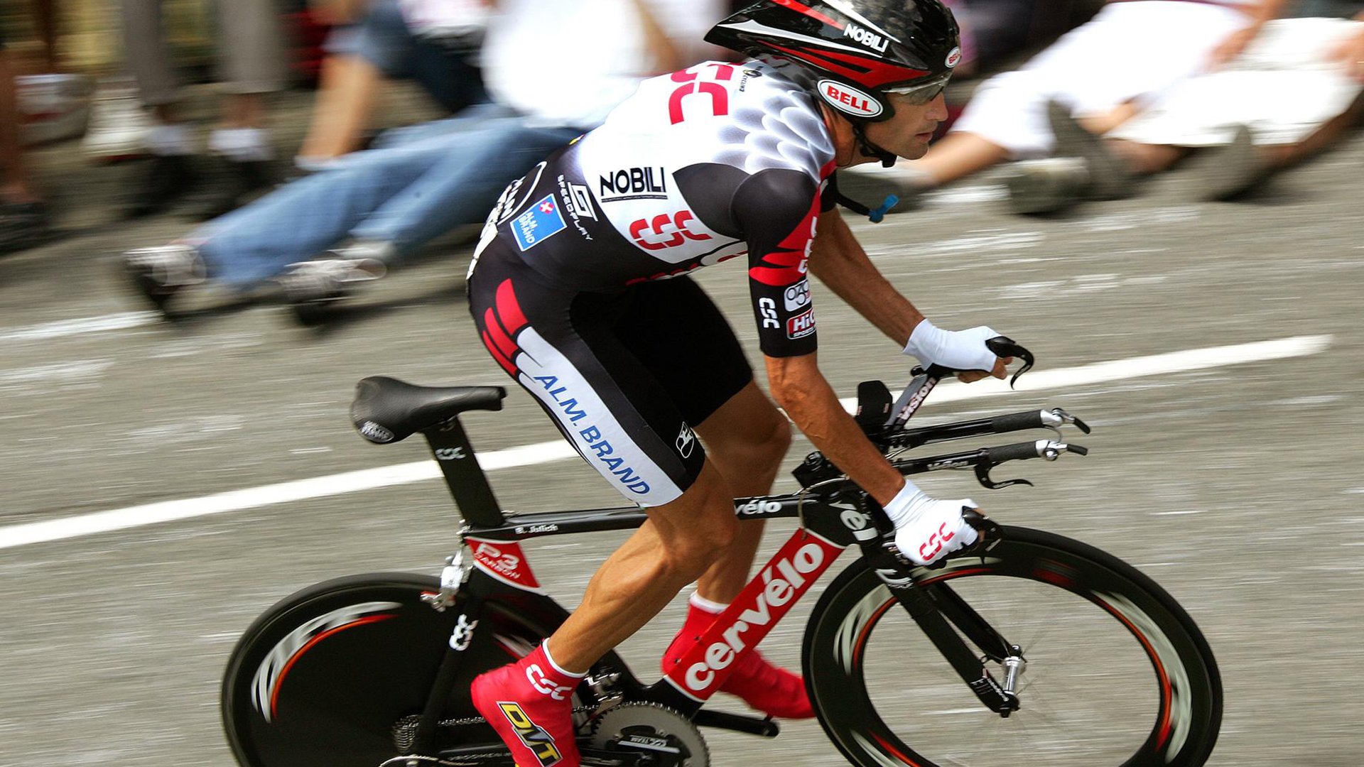 克莱·汤普森末节狂飙19分，凯尔特人团队防守锁死字母哥强势攻克密尔沃基