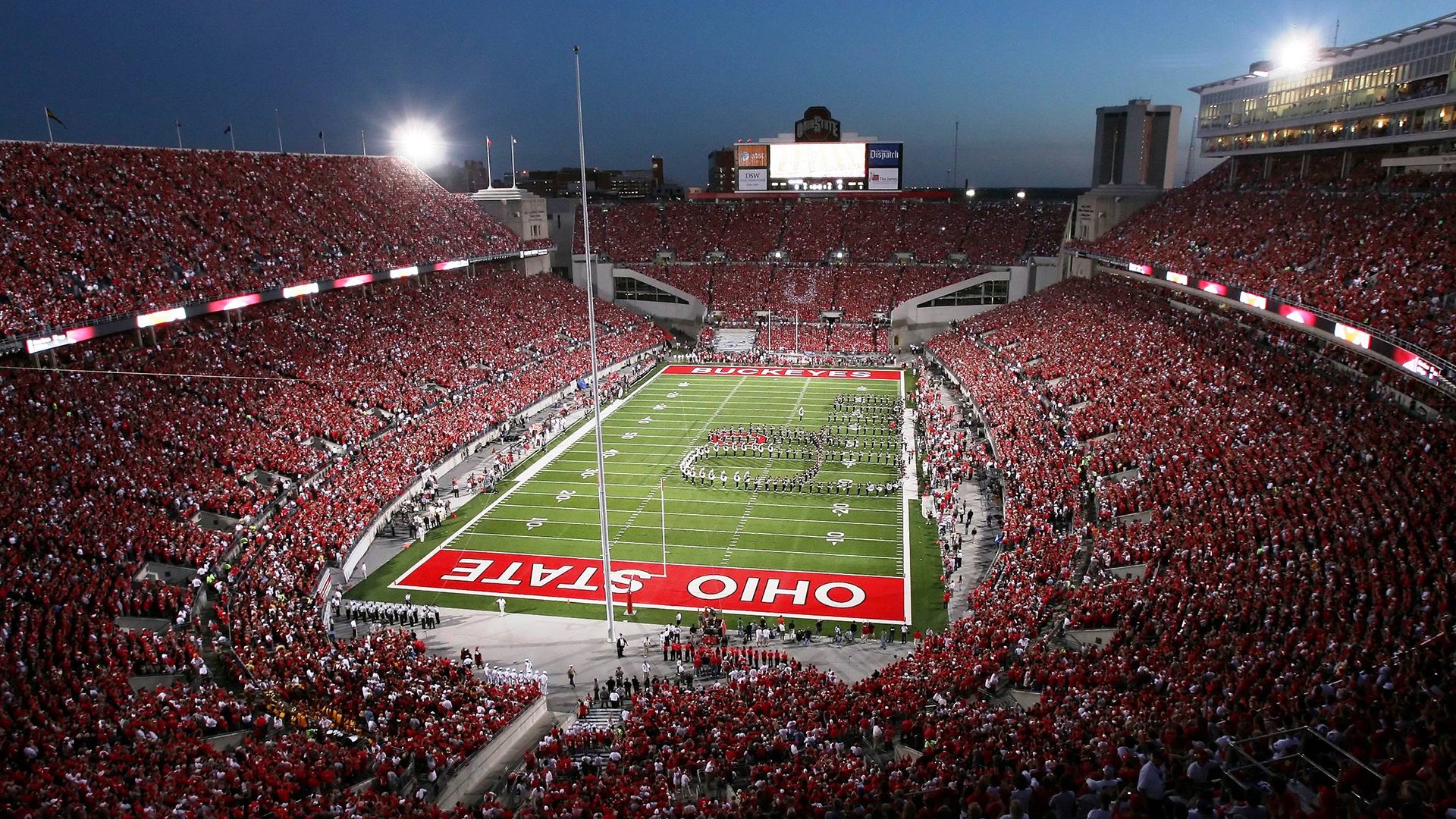 篮网完胜雄鹿，易建联高光表现，一场属于中国巨星的闪耀之夜